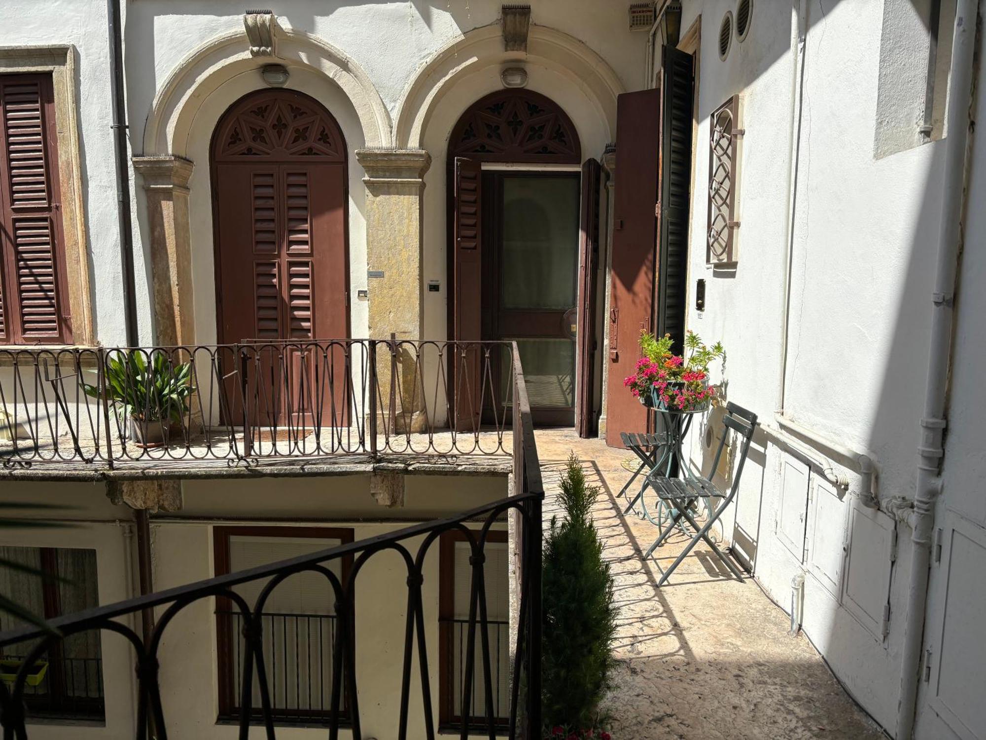 Veronajourneys Emilei Apartamento