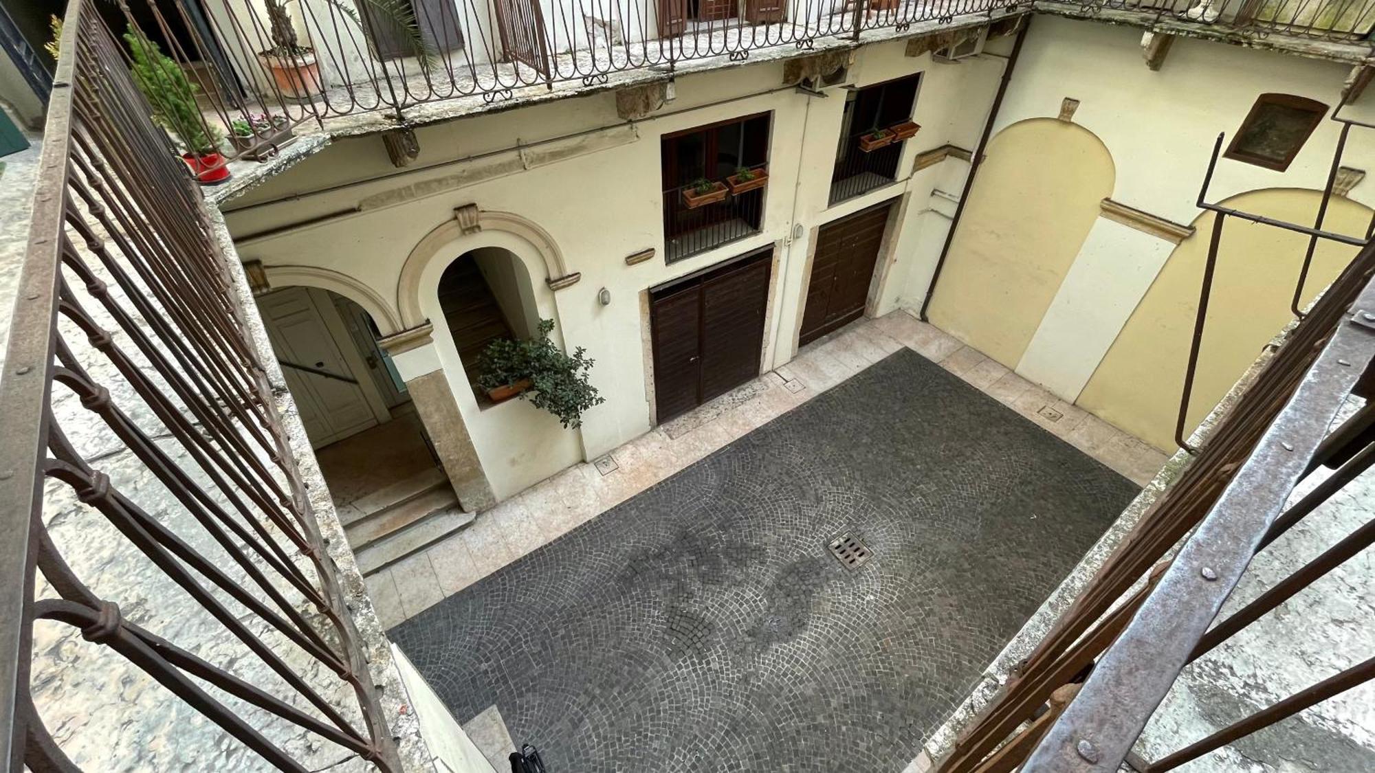 Veronajourneys Emilei Apartamento