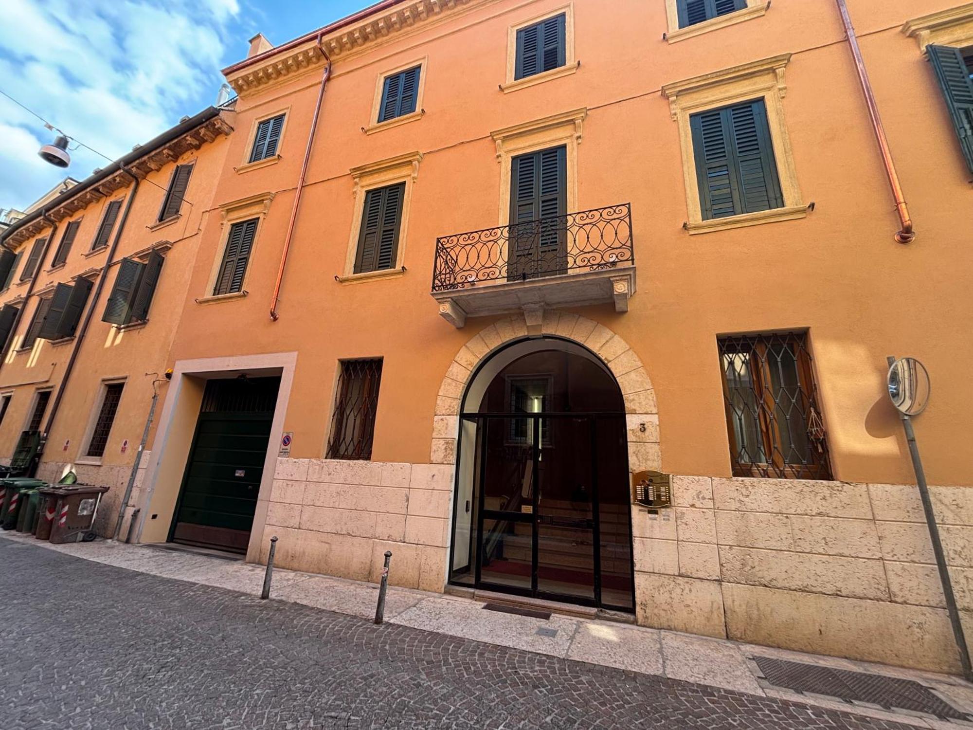 Veronajourneys Emilei Apartamento *